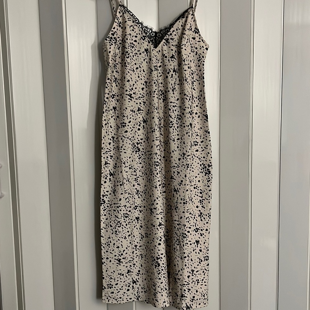 🖤NEW BLACK/TAN SATIN SIDE SLIT PRINT SLEEVELESS SLIP DRESS🖤